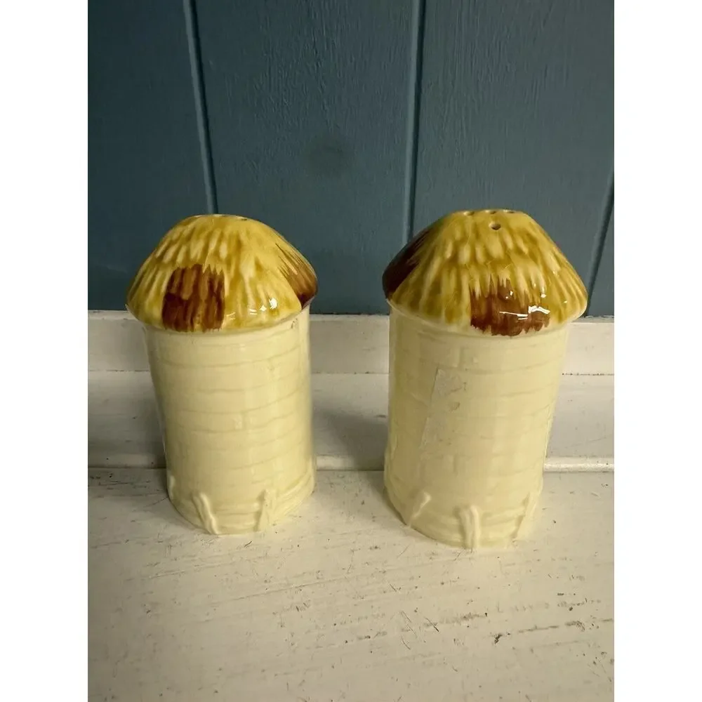 Marks & Rosenfeld Ceramic Barn Farmhouse Salt‎ and Pepper Shakers VTG Japan